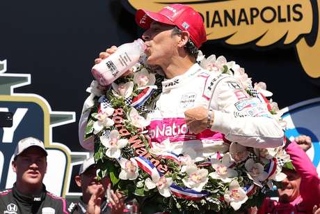 Helio Castronivis won the Indianapolis 500 for the fourth time 