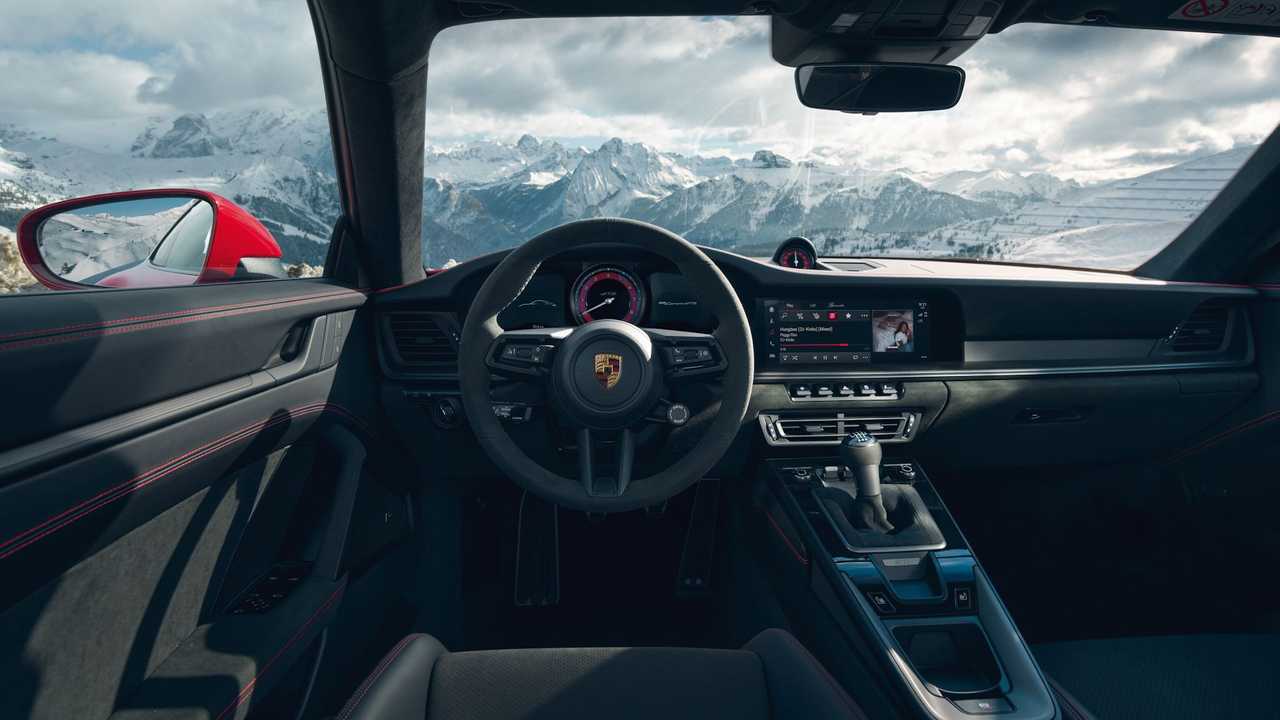 2022 Porsche 911 Carrera GTS interior