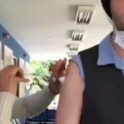 Humorist shouts ‘Outside SUS’ after receiving COVID-19 vaccine and nurse’s reaction draws attention