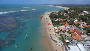 A tourist from Mato Grosso tries to save the men at sea, but drowns in Porto de Galinhas