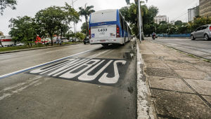 To reduce cars in the bus lane, Avenida Agamenon Magalhães gets an electronic check