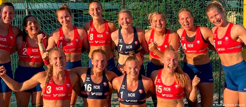 The Norwegian women's beach handball team in Europe has been fined for wearing shorts instead of a bikini