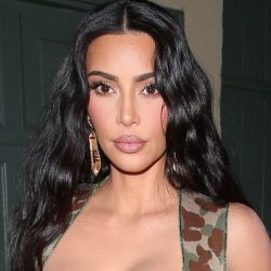 Kim Kardashian Promotes Cryptocurrency and Enters the UK |  pop art