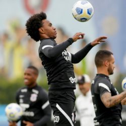 Willian made his Corinthians debut on Sunday;  See the lineup