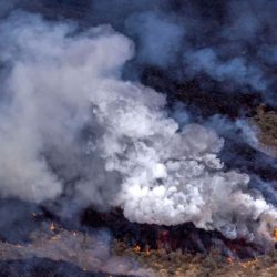 La Palma volcano again throws ash;  Lava approaching the sea