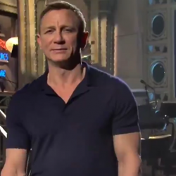 Daniel Craig Reacts to Knowing the Meme With His SNL Appearance