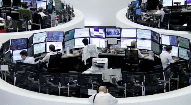 Frankfurt Stock Exchange operators 6/24/2016 Reuters / staff / remote