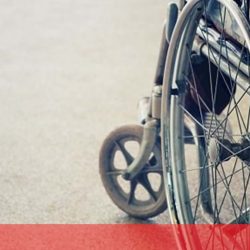 Protesters intimidate young people in a wheelchair at the UK Vaccine Center – World