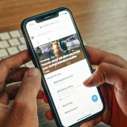 How to Refresh Pages in iPhone Safari Using Gesture