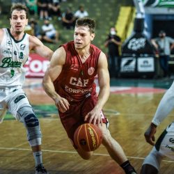 With less, Polistano beat Bauru for NBB