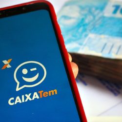 Who can withdraw a thousand Brazilian Reals issued via Caixa Tem?