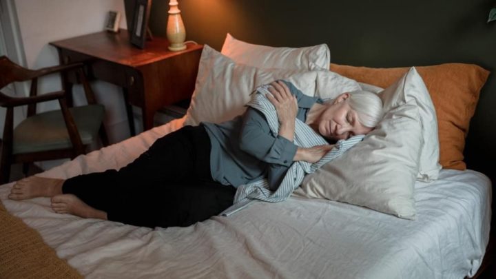 Long daytime naps may be an early symptom of Alzheimer's disease