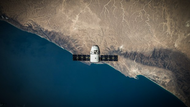 Solar energy reference in space (Photo: Unsplash)