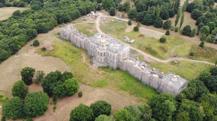 Abandoned House in the UK that attracts attention