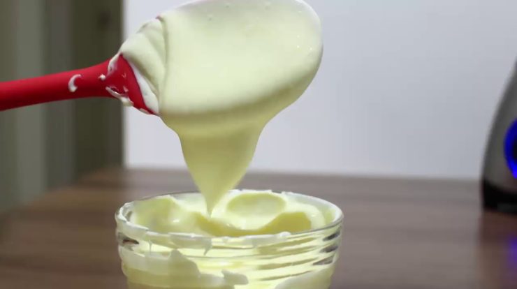 How to make mayonnaise with boiled eggs?