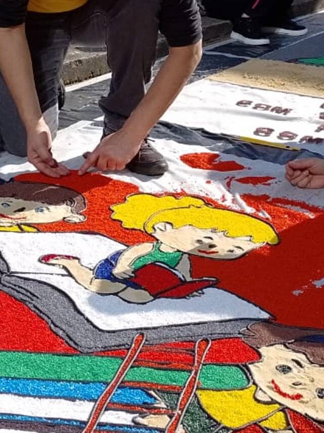 Corpus Christi rugs in Curitiba.  See the pictures from the celebration!