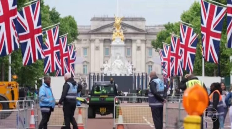 The UK begins the celebration of the seventh decade of Elizabeth II under the leadership of the British throne |  National Magazine