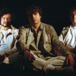 The Kooks: New Clip Referring to “2001: A Space Odyssey” – A Rádio Rock – 89.1 FM