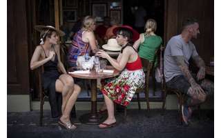 Brits on a hot afternoon in London