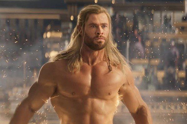 Chris Hemsworth in a scene from Thor: Love and Thunder (2022) (Image: Reproduction)