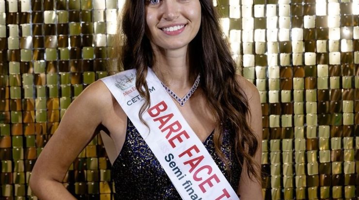 Miss England winner becomes first without makeup |  pop art