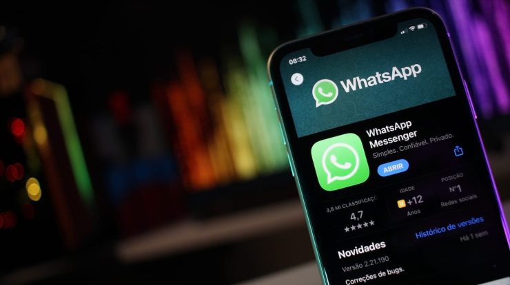 WhatsApp launches feature to hide online status from some users