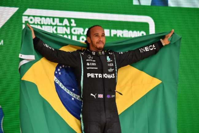 Hamilton paid tribute to Brazil at the last Grand Prix in Sao Paulo (NELSON ALMEIDA / AFP)