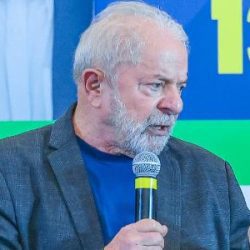 Lula talks to UK PM about democracy and environment